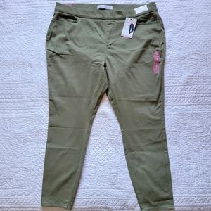 Signature By Levi's Women's Olive Shaping Pull-On Skinny Pants Size 26L(W38 L32)